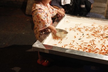 金魚すくい