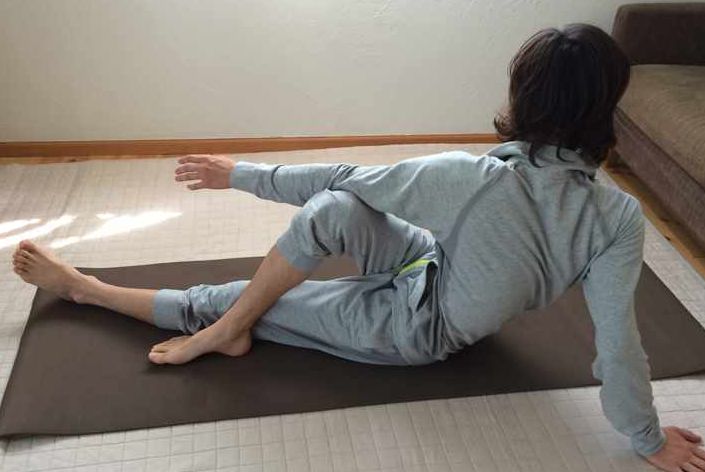 快眠にはストレッチ！簡単な方法でおやすみ～