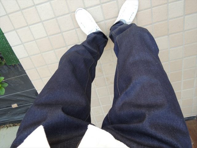 生地の色（日陰）