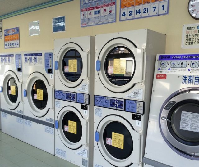 コインランドリーの乾燥機全体